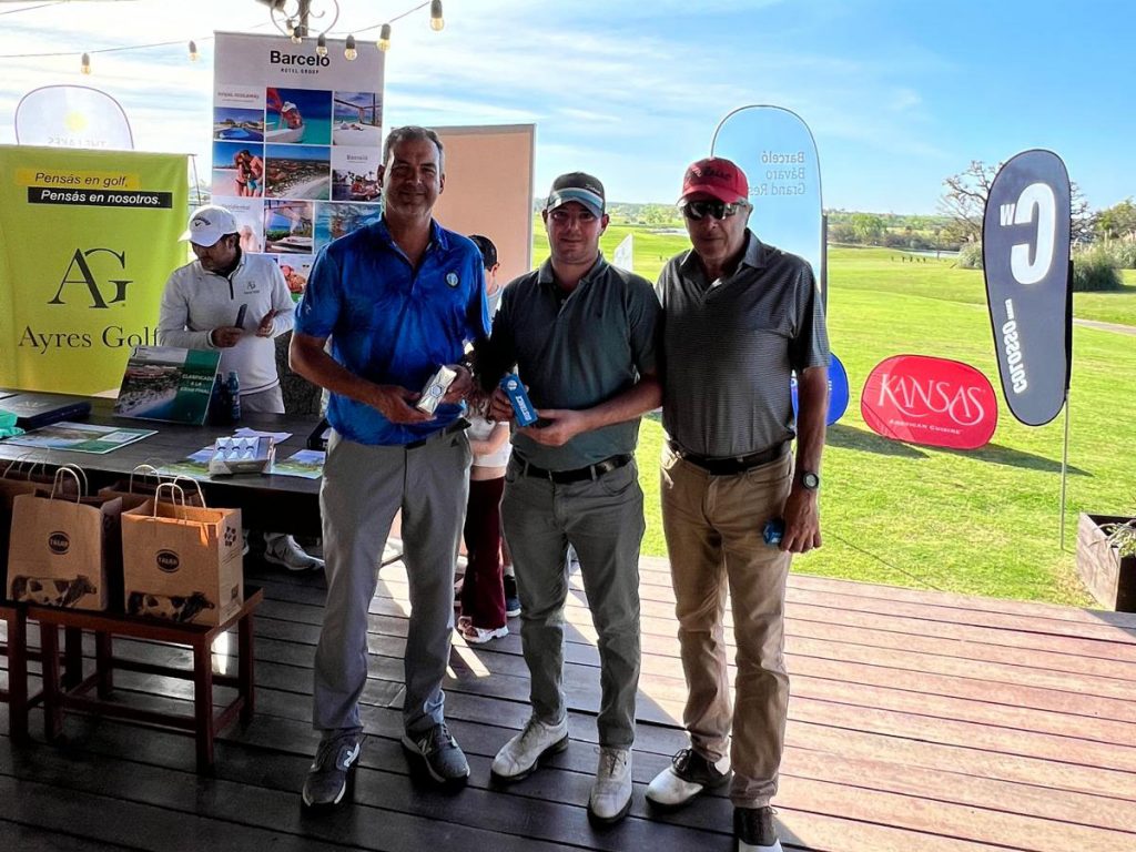 Premiación en Evento Golf en Carmelo